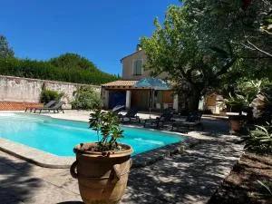 Villa provençale avec piscine et grand jardin - Montfaucon