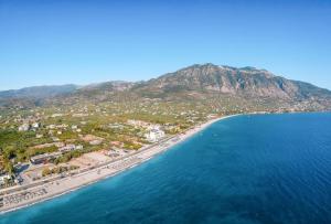 Jeannettes Seaside Getaway - Kalamata Urban Gem