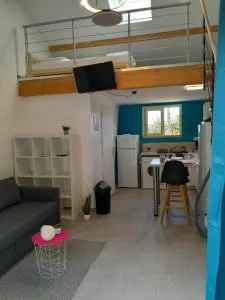 LAC à PIED ! Lumineux Studio-Mezzanine, TV, WIFI, 2parking, à proximité immédiate du Lac et du village de Saint Pardoux - 加尔唐普河畔贝西讷
