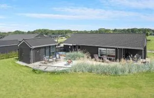 Beautiful Home In Haderslev With Sauna - Årø