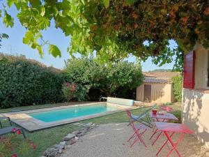 Le Petit Mas des Hauts de Beyssan, Maison de vacances avec piscine privative pour 2 personnes