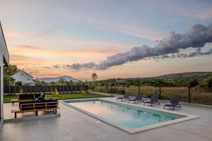 Villa Vedro nebo, XL heated pool