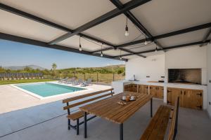 Villa Vedro nebo, XL heated pool