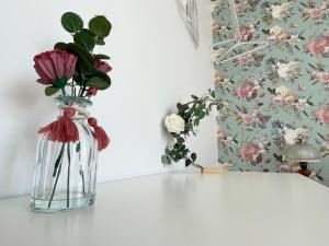 Maisons de vacances La clairiere Maison spacieuse renovee joliment decoree tout confort 12 p 2 sdb 2 wc grand jardin clos, belle terrasse amenagee, parking privatif, ping pong baby foot proche Omaha Beach et Bayeux : photos des chambres
