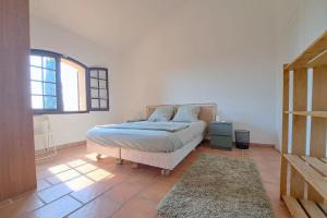 4 BR Villa with Pool Sea View AC Parking - BENAKEY