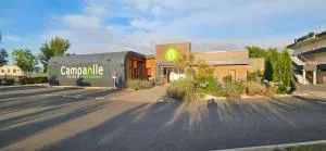 沙特尔钟楼酒店 - 沙特尔