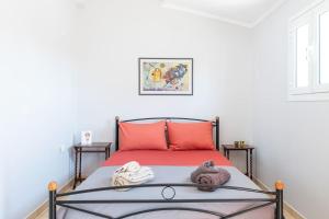 Athenian Cozy Home for 4 by Filos Inc