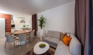 Luxurious Villa With Modern Interior And Pool