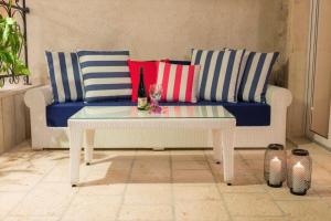 Enticing Sunset Villa With Magnificent Sea ViewS