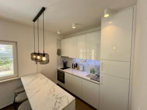 Villa Jolanda Beachside Residence