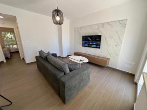 Villa Jolanda Beachside Residence