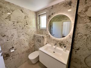 Villa Jolanda Beachside Residence