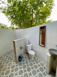 Phòng Deluxe Giường Đôi Có Ban Công (Deluxe Double Room with Balcony)