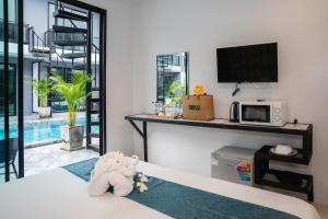 Chanakarn Pool Access Rawai