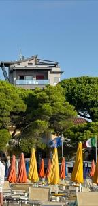 100 m from the beach with CABANA and JACUZZI included