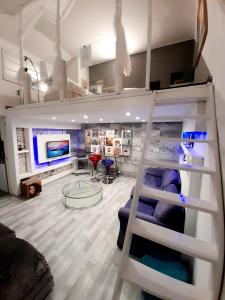 3 Separate Beds Central Apartment - 40m2 -