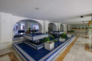Modern, XXL Pool, Klima, fast Wifi, Tennis