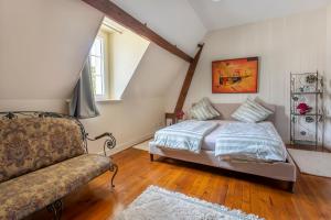 B&B / Chambres d'hotes Chateau de Bellevue B&B et Appartements avec Piscine saisonal chauffee et Chambres partout climatisees : photos des chambres