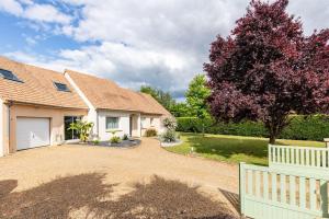 Villas Villa avec piscine chauffee proche circuit 24h : photos des chambres