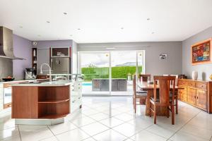Villas Villa avec piscine chauffee proche circuit 24h : photos des chambres