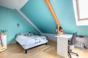 Villas Villa avec piscine chauffee proche circuit 24h : Villa