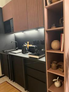 85, Floriana Studio