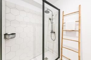 Good Vibes Only by LovelyStay