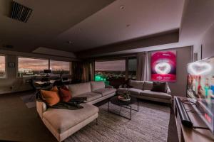 Sleep Amongst the Clouds - Panoramic Views