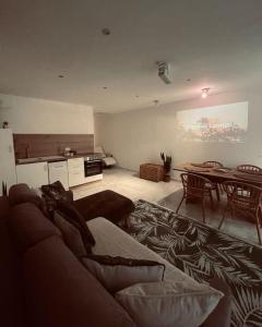 Jungle Suite, Jacuzzi à 7 min de la mer