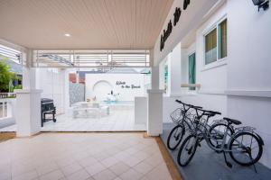 Walk To The Beach Pool Villa Bangsaray