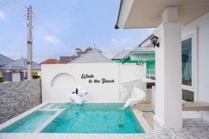 Walk To The Beach Pool Villa Bangsaray