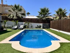 Casa completa y piscina privada - Salomó