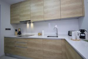 SUNSET WAVES II - Fincas Arena