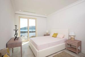 Sea View Three Bedroom Apartment - Marina Village