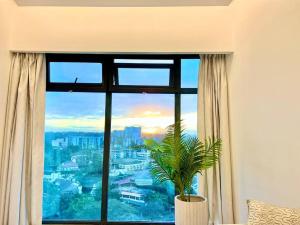 The Sunset Loft - World-class stylish 1 Bedroom Apartment