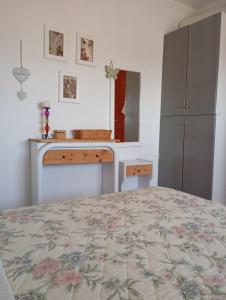 DOM RASPALOZEN NI DALEKO OT MORE I PRIRODi