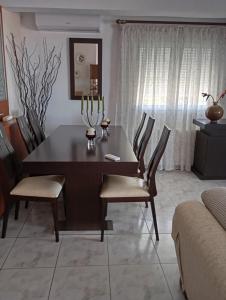 DOM RASPALOZEN NI DALEKO OT MORE I PRIRODi