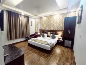 Hotel Waterfall Paschim Vihar Delhi