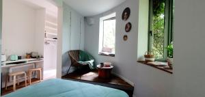 COUETTE et CAFÉ CHEZ ADRIEN