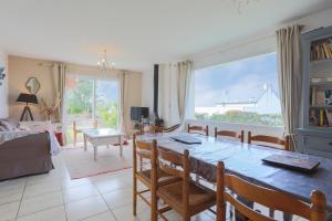 Maisons de vacances Maison Familiale Kerlaho - Vue Mer : photos des chambres