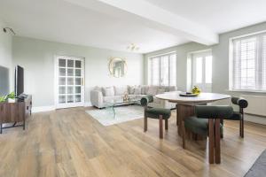 Host & Stay - Caedmons View