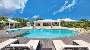 Ideal family villa with enchanting ocean views