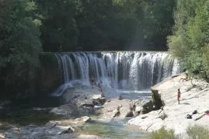 Appartement , terrasse tropezienne proche Cascade de la Vis - Saint-Laurent-le-Minier