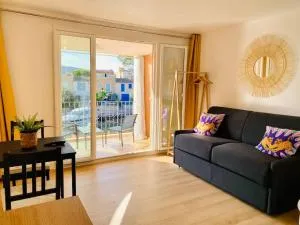 Intérieur Neuf - VUE Superbe - Parking - Piscine - Grimaud