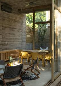 Ona & Nami - Casa Macu Saladita surf break