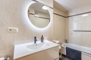 Dreaming Bazán - free parking