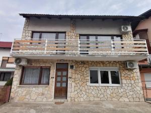 Cozy 1-bdrm apt in Dubec, ideal for work or study 