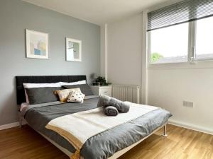 7 guests house Old Trafford,Media City,City centre, Free parking