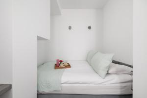 Apartament w Spokojnej Okolicy z Parkingiem by Noclegi Renters