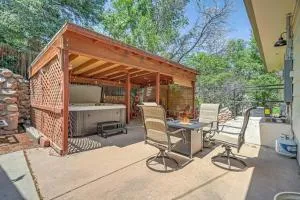 Bullseye Bungalow Hot Tub & BBQ for Gatherings - Pikeview